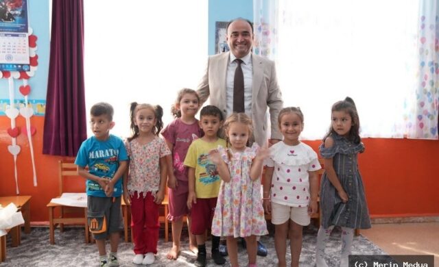 İlköğretim Haftası mesajı veren Seydikemer Belediye Başkanı Akdenizli